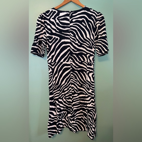 H&M Zebra print dress size 6 - Picture 4 of 6